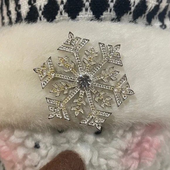 Cozy Snowman Holiday Decor with Black and White Accents vintage - Picture 6 of 10